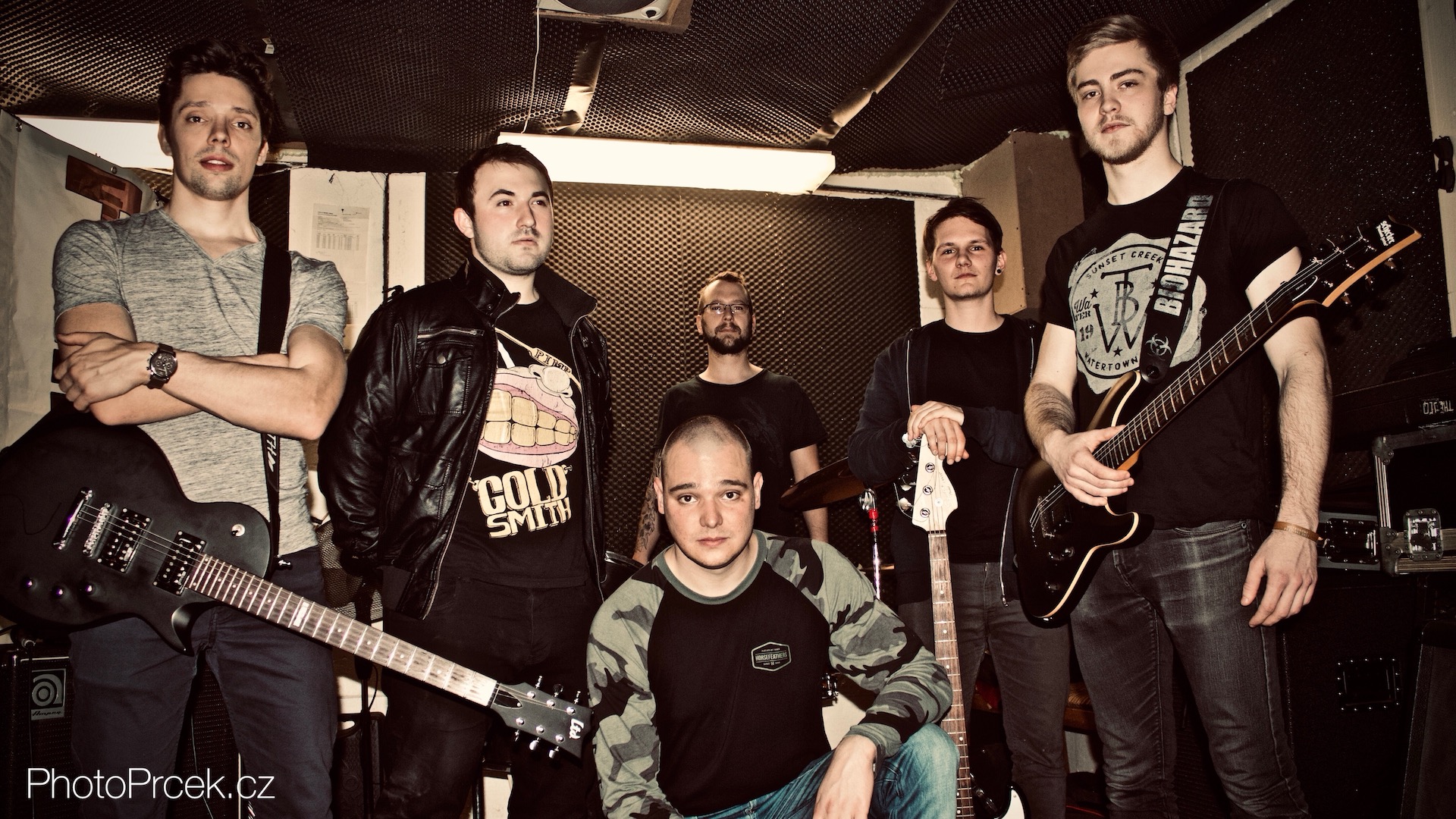 Petr Valenta feat. Mic the Catcher - Padnout a vstát.jpg